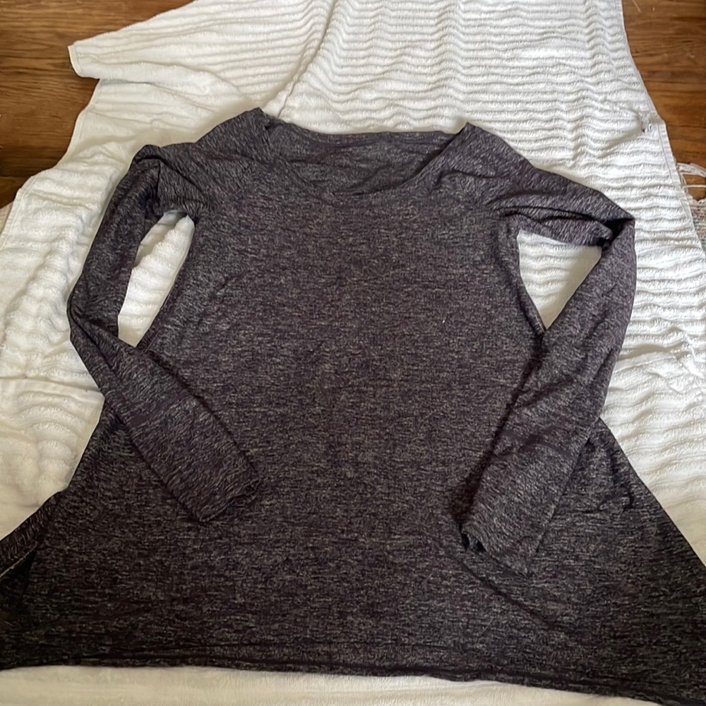 Lululemon a line long sleeve size 6